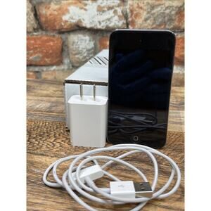 Apple iPod Touch 4th Gen 16GB A1367 Black w/ Cable & Adapter Bundle